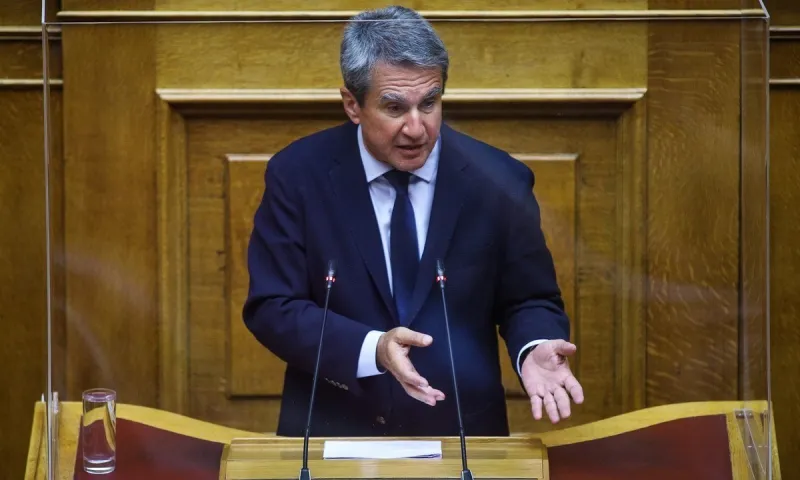 Λοβέρδος: «Δεν θυμάμαι ανασχηματισμό από τη μεταπολίτευση με τόσο κωμικά στοιχεία»