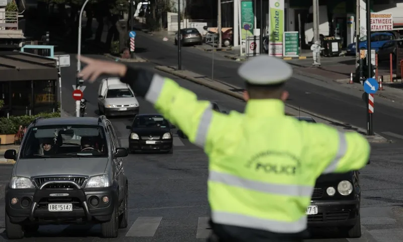 Κορονοϊός: Μίνι lockdown σε Αχαΐα, Ηλεία και Ικαρία - Παράταση μέτρων για Μεσσηνία και Ηράκλειο