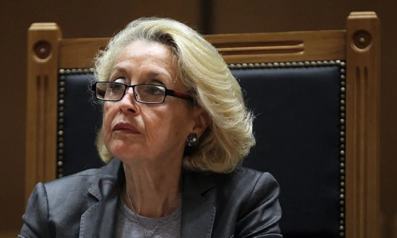 Υποχρεωτικοί εμβολιασμοί - Βασιλική Θάνου: Αντιδημοκρατική και ακραία η αναστολή εργασίας των υγειονομικών