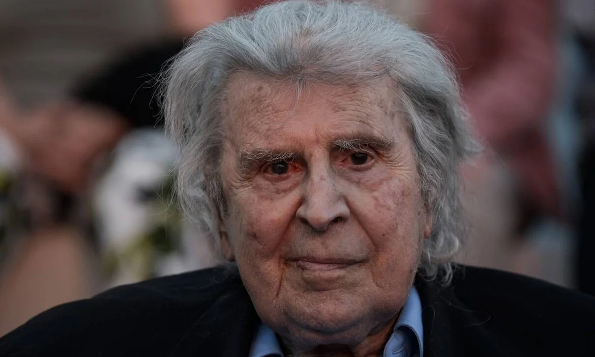 Γιος Θεοδωράκη: «Θα σεβαστώ την τελευταία του επιθυμία»