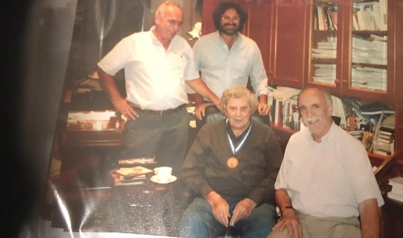 Όταν ο ΣΕΓΑΣ τίμησε τον Μίκη Θεοδωράκη. Η συνάντηση με τον Βασίλη Σεβαστή