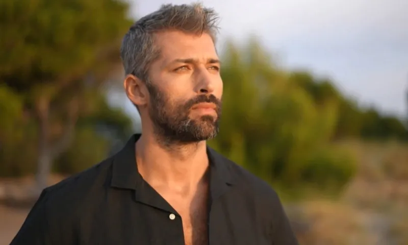 The Bachelor - Αλέξης Παππάς: Το κουστούμι που... ζάλισε Βαλέρια και Γιώτα (vid-pics)