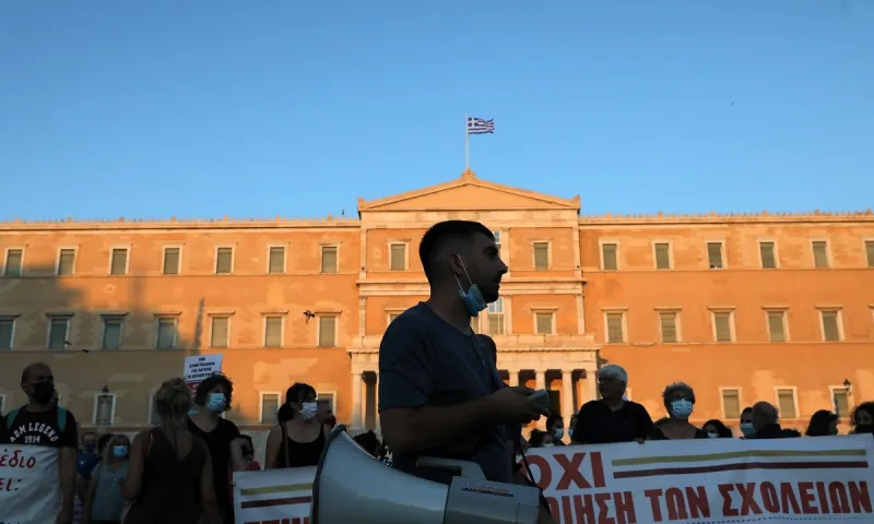 Σχολεία: Κλείνουν με το που ανοίξουν - Συλλαλητήριο στις 15 Σεπτεμβρίου