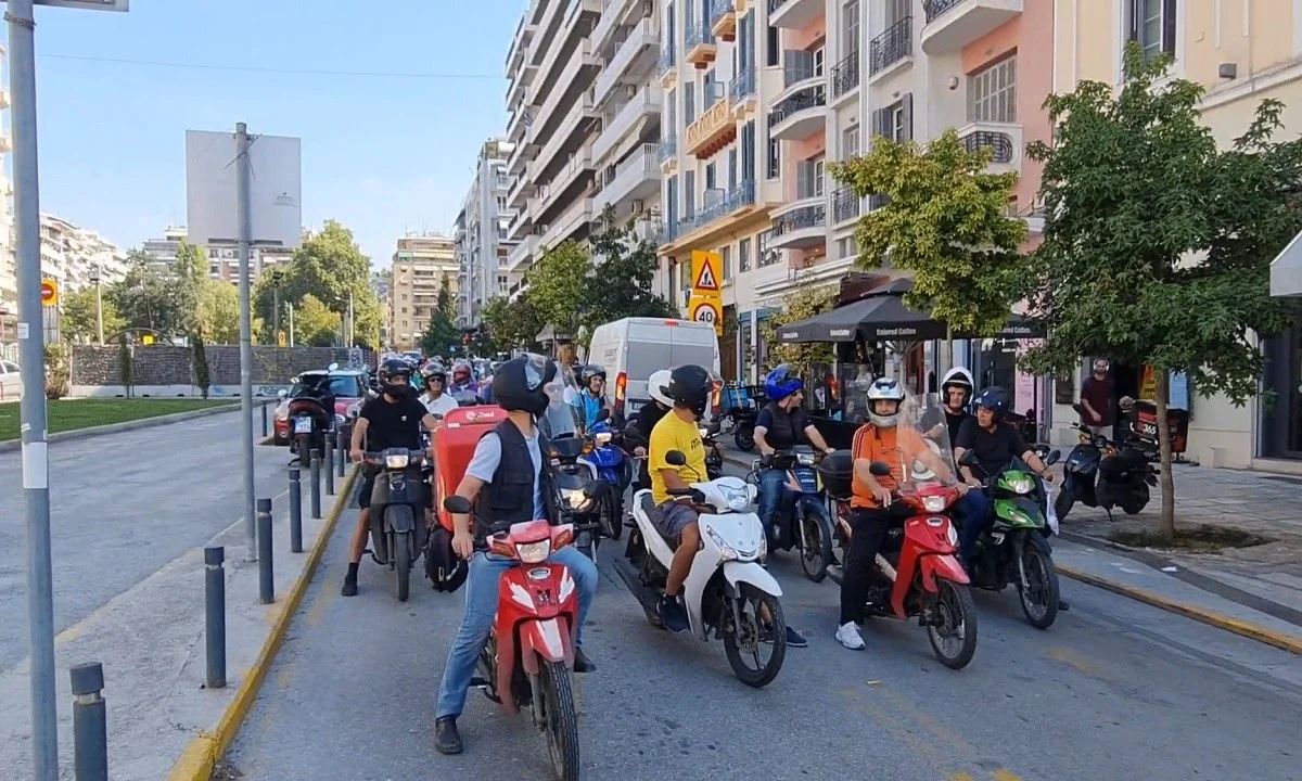 ΔΕΘ 2021: «Μητσοτάκης και Χατζηδάκης είναι οι νεκροθάφτες των τροχαίων των διανομέων»!
