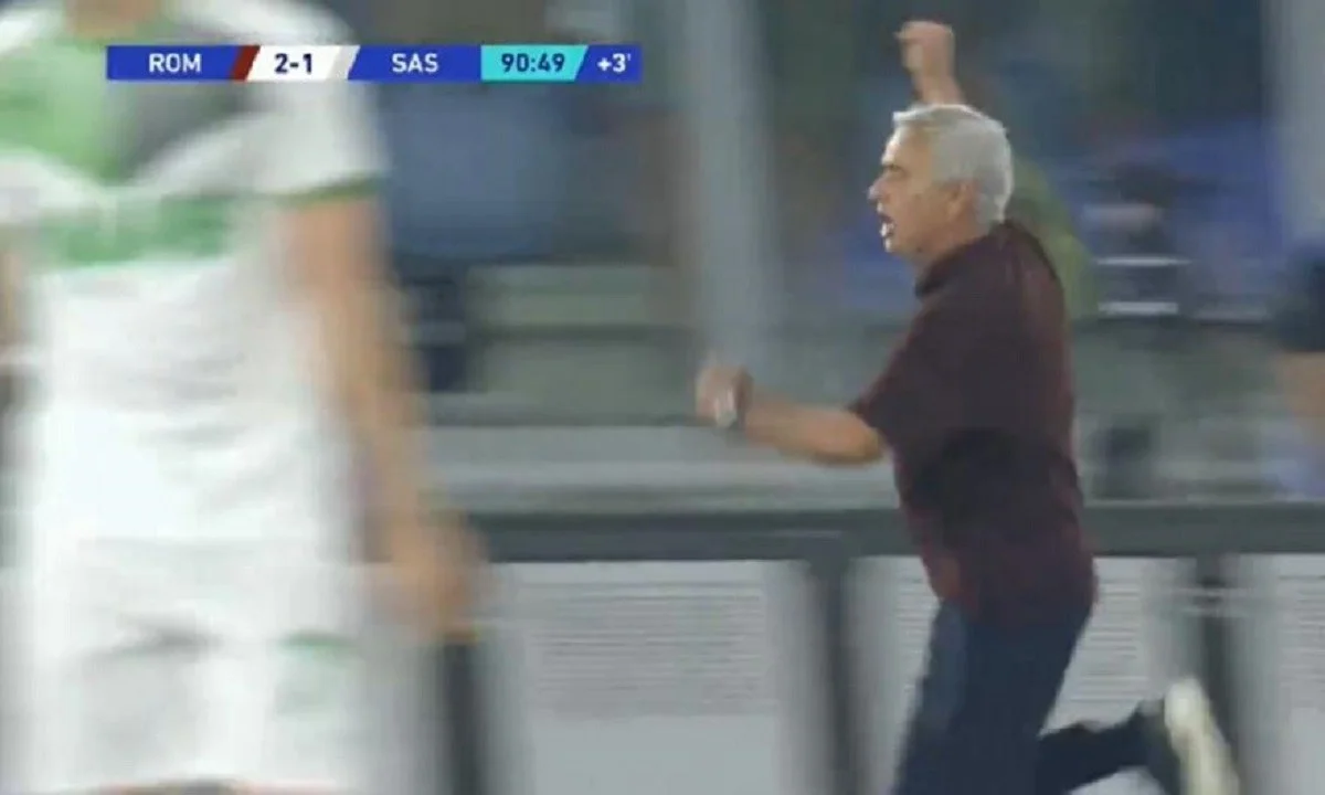Ρόμα - Σασουόλο 2-1: 3 στα 3 και... τρέλα Μουρίνιο στο 1000άρι του!