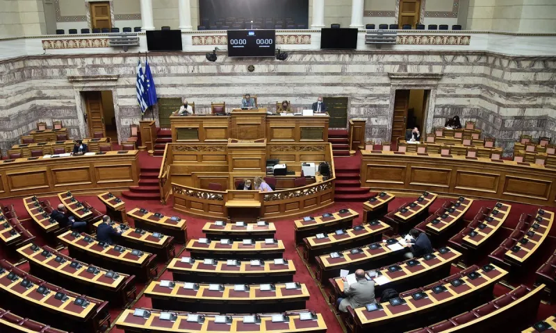 Νέα Δημοκρατία - ΚΙΝΑΛ: «Πέρασαν» τον Κώδικα Θαλάσσιας Πολιτικής