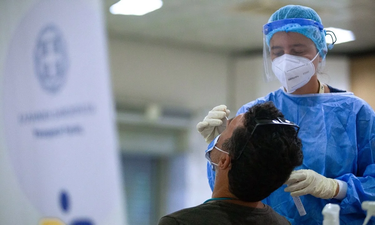 Κορονοϊός rapid test: Υποχρεωτικό και για τους εμβολιασμένους - Αναλυτικά σε ποιες περιπτώσεις
