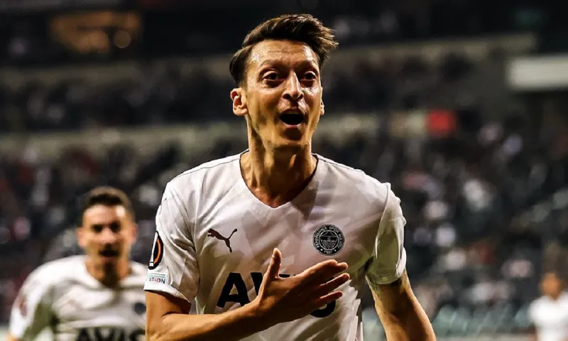 Άιντραχτ Φρ. - Φενέρμπαχτσε 1-1: Δούλεψαν για τον Ολυμπιακό (vids)