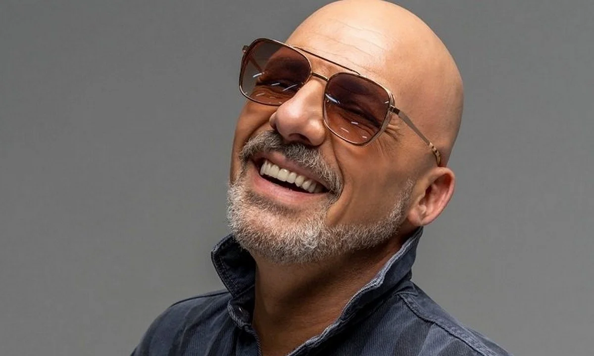 The Voice - spoiler: Ο Νίκος Μουτσινάς εισβάλλει στην πρεμιέρα της εκπομπής!