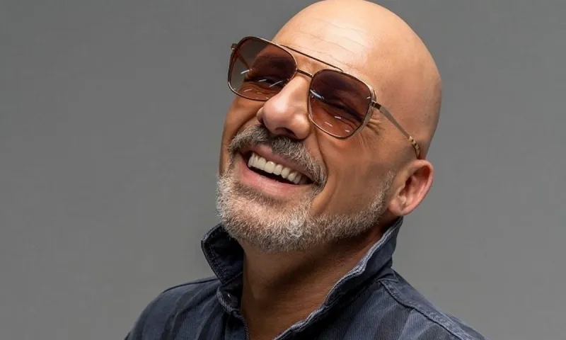 The Voice - spoiler: Ο Νίκος Μουτσινάς εισβάλλει στην πρεμιέρα της εκπομπής!