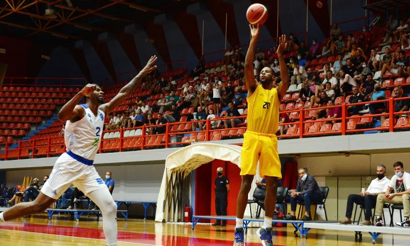 Λάρισα- Άρης 68-67: Ήρωας της τελευταίας στιγμής ο Θριτ