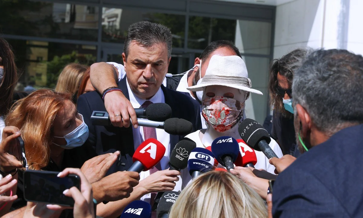 Επίθεση με βιτριόλι: Oργή της Ιωάννας για όσα υποστηρίζει ο 40χρονος