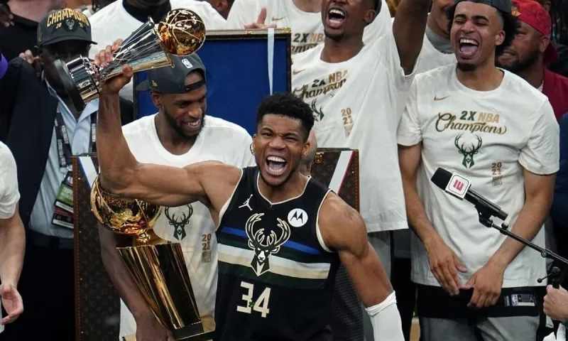 NBA: Αυτές είναι οι κορυφαίες φάσεις της χρονιάς - Πρωταγωνιστής ο Γιάννης (vid)