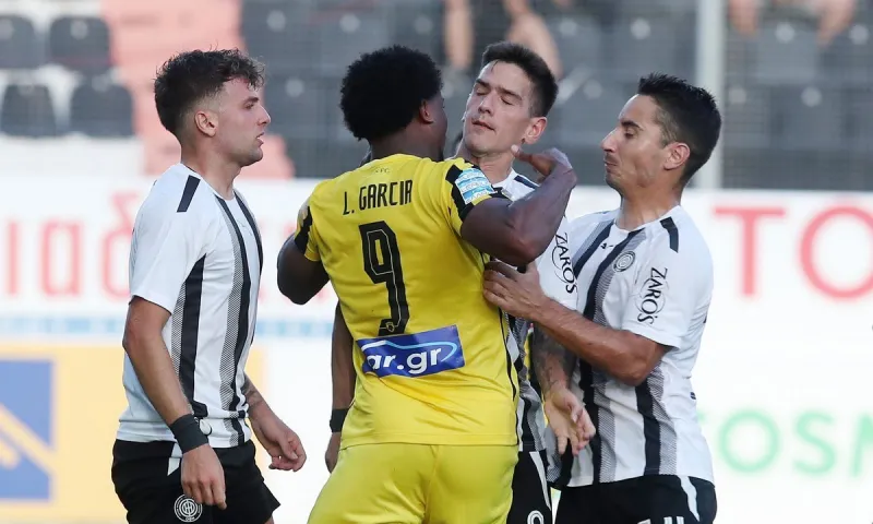 ΟΦΗ - ΑΕΚ: Η κόκκινη κάρτα στον Λιβάι Γκαρσία (vid)