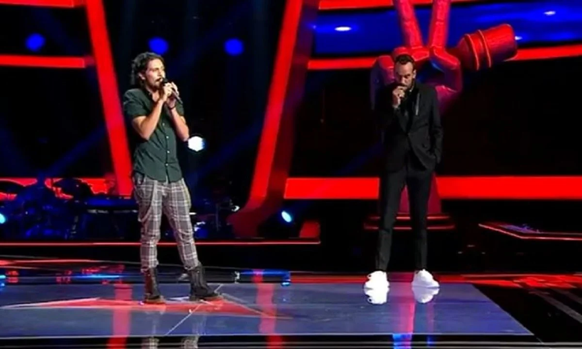 The Voice: Ο Μουζουράκης βρήκε το... alter ego του (vid)