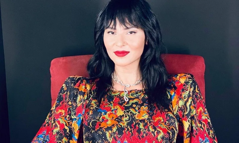 GNTM 4: Δεν φαντάζεστε πάνω σε τι φωτογραφήθηκε η Ζενεβιέβ!