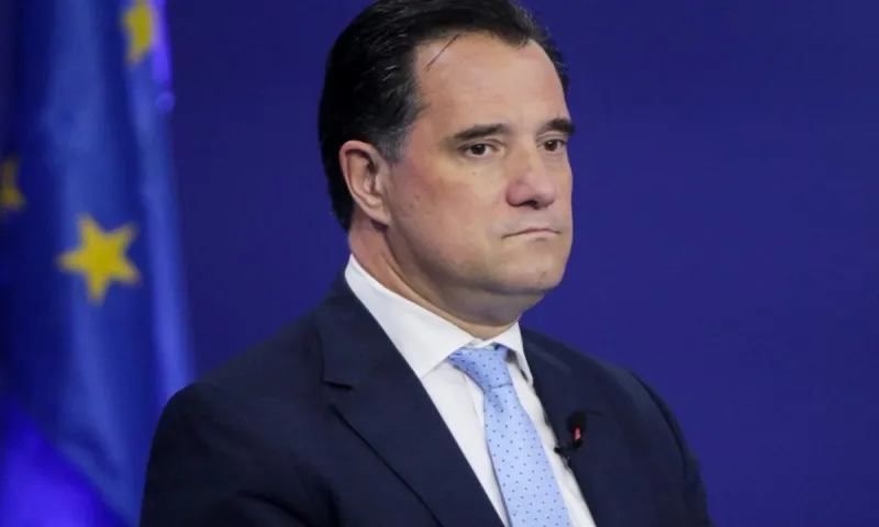 Απίστευτο: Ο Άδωνις Γεωργιάδης... αποθέωσε στο twitter τον καθηγητή Πανεπιστημίου που «εκβιάζει» φοιτητές να εμβολιαστούν!