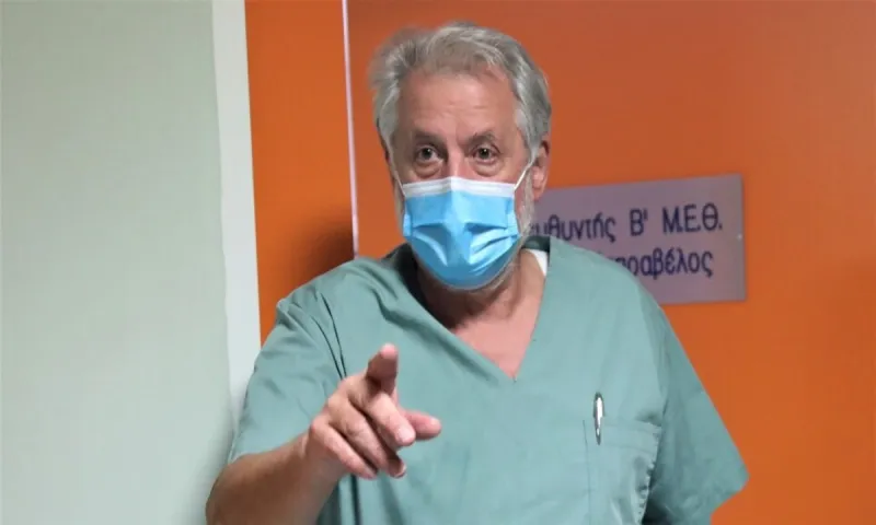 Φίμωση της επιστήμης ζήτησε ο Νίκος Καπραβέλος: «Γιατροί με διαφορετική άποψη... υπονομεύουν τη δημόσια υγεία»!