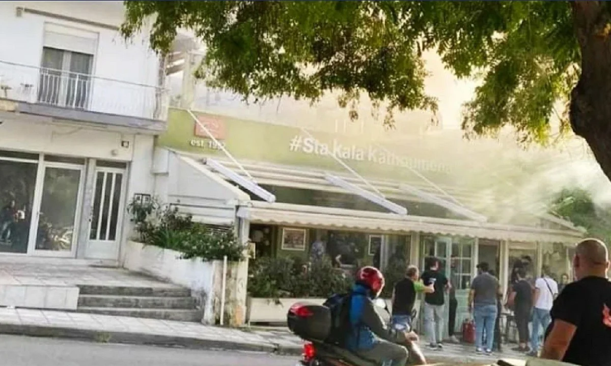 Θεσσαλονίκη: Πήρε φωτιά το μαγαζί που έφαγαν Μαρινάκης και Καρυπίδης (vid)