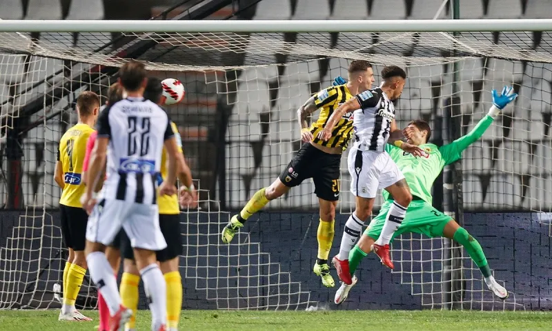Super League - Βαθμολογία: Μόνος πρώτος ο Ολυμπιακός, από κοντά ο ΠΑΟΚ, πρώτη ήττα η ΑΕΚ
