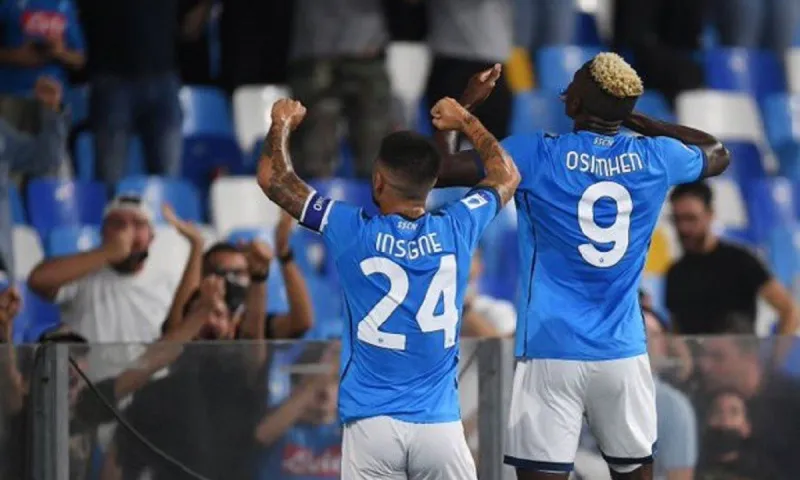Νάπολι - Κάλιαρι 2-0: Ακάθεκτη χωρίς Μανωλά και ξανά κορυφή