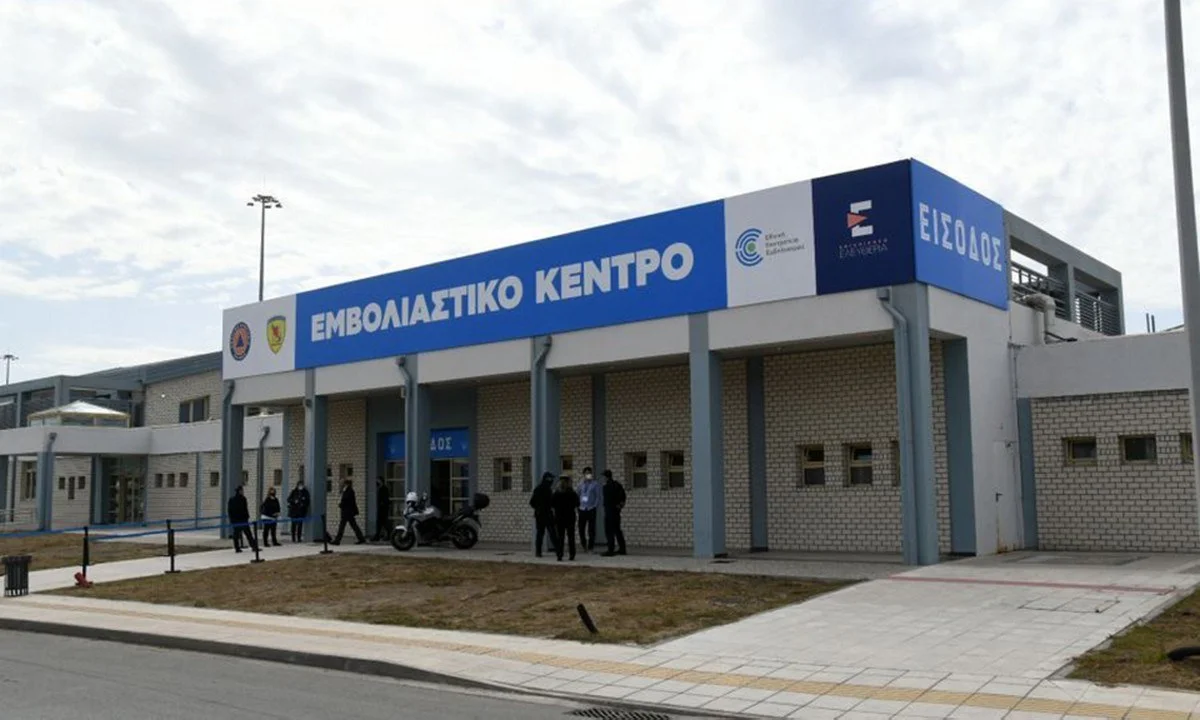 Κορονοϊός: Αναστάτωση υπάρχει γιατί ενώ κάποια άτομα νόσησαν και έκαναν το εμβόλιο, δεν περάστηκαν στις λίστες ως πλήρως εμβολιασμένα.