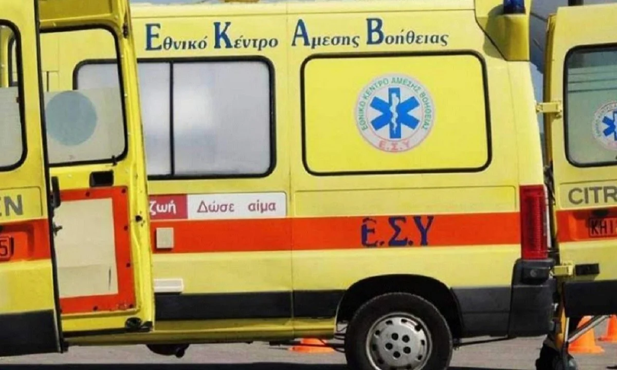 Λαμία: Ασθενοφόρο του ΕΣΥ