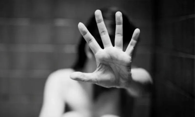 Θεσσαλονίκη: Φρίκη με μητέρα που κακοποιούσε σεξουαλικά τις δύο κόρες της
