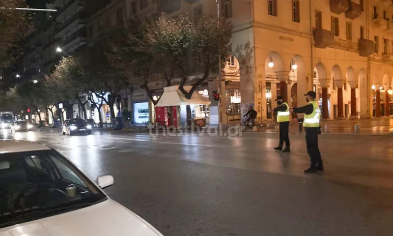 Κορονοϊός - Lockdown: Πρώτη νύχτα απαγόρευσης κυκλοφορίας στη Θεσσαλονίκη