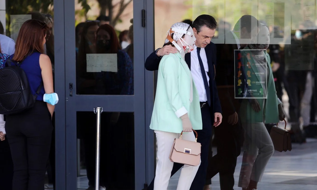 Επίθεση με βιτριόλι: Την επόμενη φορά που θα συνεδριάσει το δικαστήριο για την υπόθεση, η πλευρά της Ιωάννας έχει ζητήσει να παραστούν δύο μάρτυρες.