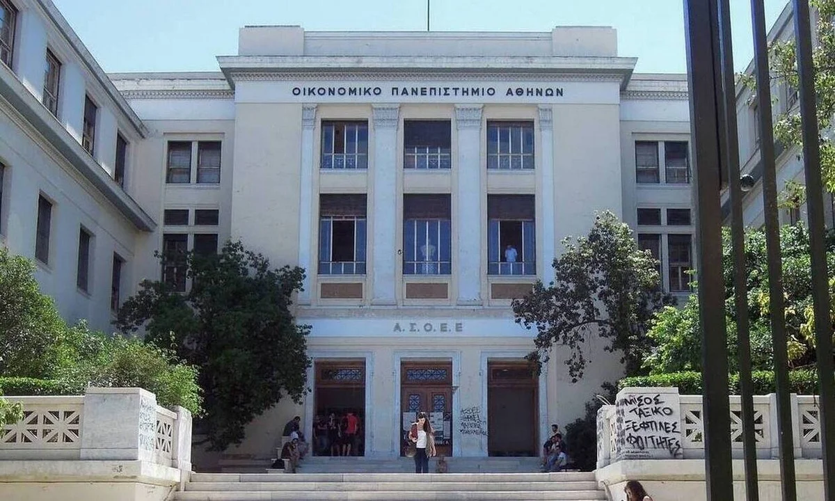 O κορονοϊός είναι σε έξαρση και πάλι, οπότε όπως είναι λογικό η επιστροφή στα πανεπιστήμια θα γίνει με αυστηρά μέτρα.
