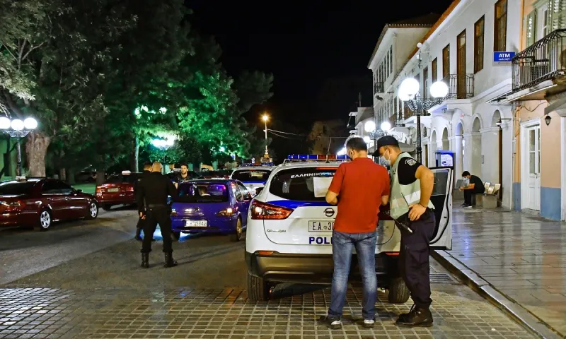 Κορονοϊός: Μπρος πίσω με τα μέτρα - Τώρα διαρρέουν πως θα καταργήσουν τα mini lockdown