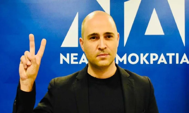 Στο Twitter ο Τζήμερος παίρνει το μέρος του Μπογδάνου και λέει... αριστερή τη ΝΔ (Pics)