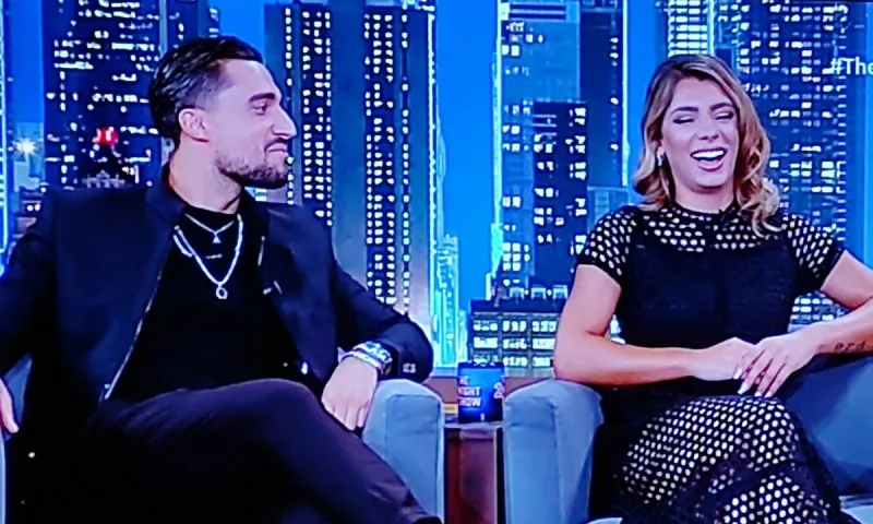 Survivor Σάκης - Μαριαλένα: Οι ατάκες-φωτιά στο «Τhe 2 Night Show»