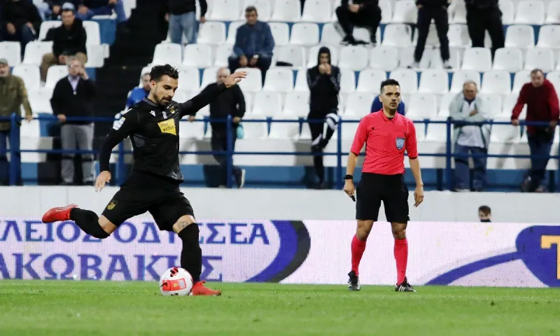Ιωνικός: Τον... έστησαν σε μια γωνιά και σε μια βούλα!