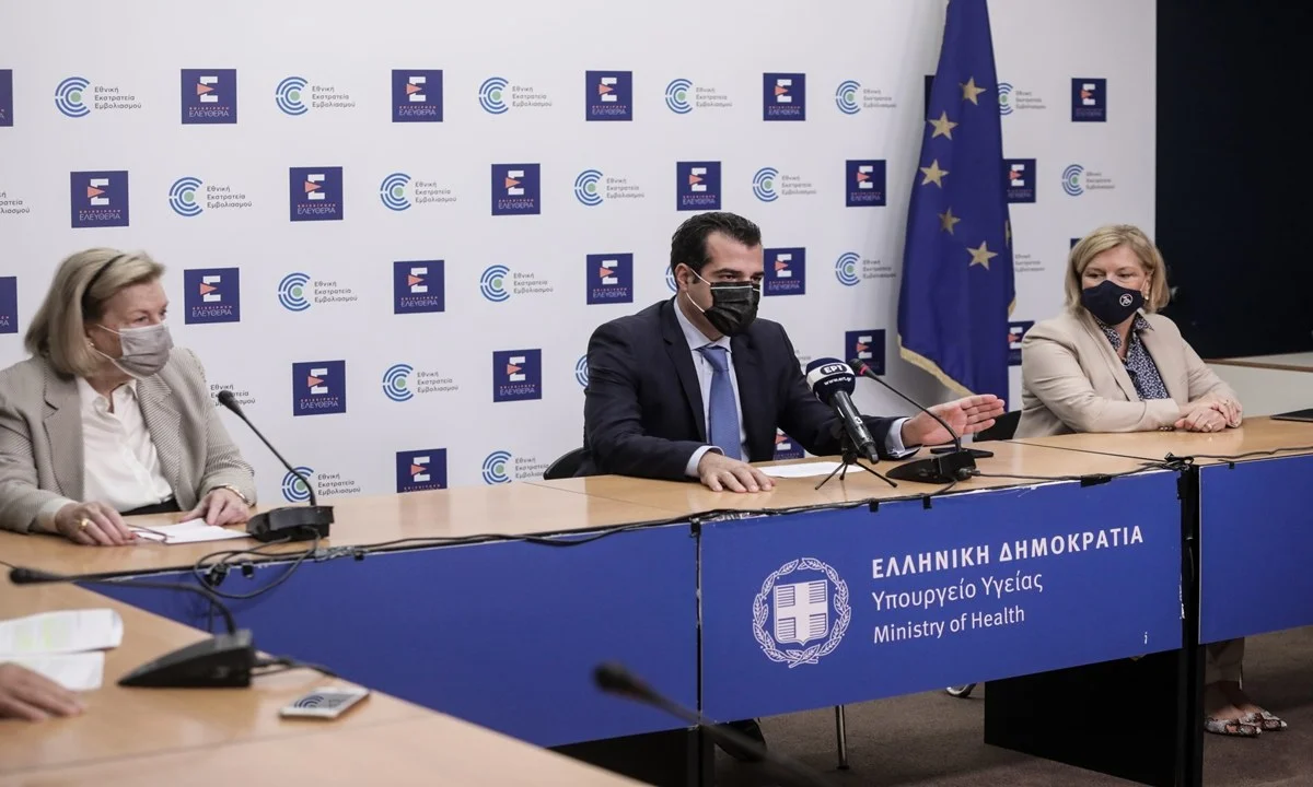 Eπιπλέον «ελευθερίες» για τους εμβολιασμένους ανακοίνωσε ο Θάνος Πλέυρης. Μετά τις δωροκάρτες και τα δωρεάν… gigabytes, τώρα δια στόματος του υπουργού Υγείας μοιράστηκε και «επίδομα»... ανθρωπίνων δικαιωμάτων!