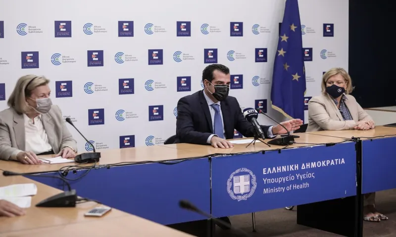 Διχασμός και «γκετοποίηση»: Ο Θάνος Πλεύρης ανακοίνωσε «επιδόματα»… ελευθερίας στους εμβολιασμένους!