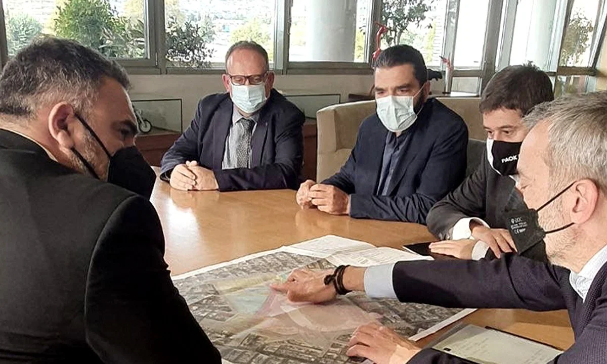 Φωτό από τη συνάντηση των στελεχών του ΠΑΟΚ με τον δήμαρχο για τη Νέα Τούμπα