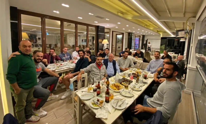 Πανερυθραϊκός: Δείπνο στο εστιατόριο «Καλαμάκι Ζυμαράκι» για το... γούρι!