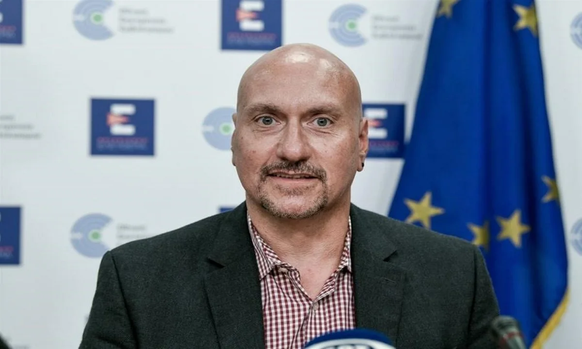 Δεν πρόλαβε καλά - καλά να αναλάβει τα νέα του καθήκοντα ο νέος πρόεδρος του ΕΟΔΥ, Θεοκλής Ζαούτης και αμέσως πήρε θέση υπέρ του εμβολιασμού ακόμα και των νηπίων!