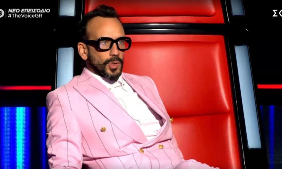 The Voice: Ο Μουζουράκης ντύθηκε στα ροζ και το Twitter έκανε πάρτι! (pics)