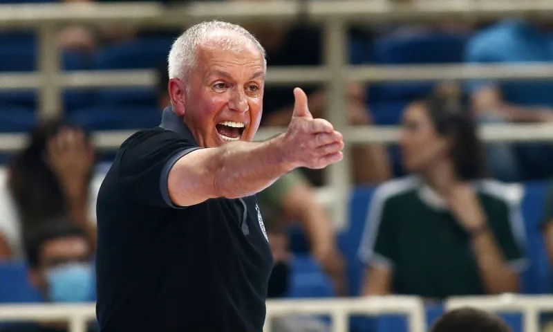 Ομπράντοβιτς: «Κράζει» άγρια τους παίκτες του ενώ κερδίζουν με 26 πόντους! (vid)