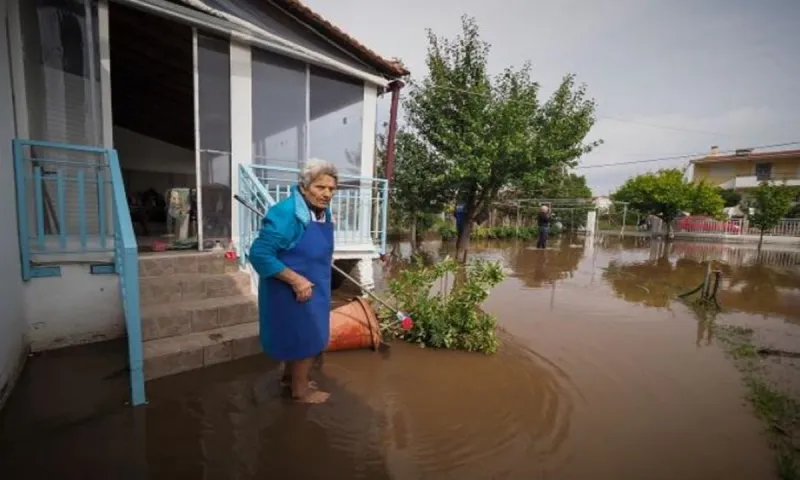 Ανευθυνότητα για το νέο εφιάλτη στην Εύβοια: Πλημμύρα ο λαός... μπάνια στα Χανιά ο πρωθυπουργός!