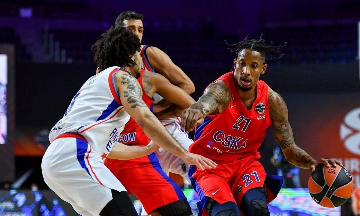 Η Euroleague συνεχίζεται με την τρίτη της αγωνιστική. Από τα σημερινά παιχνίδια ξεχωρίζει το ΤΣΣΚΑ Μόσχας - Ζενίτ Αγίας Πετρούπολης.