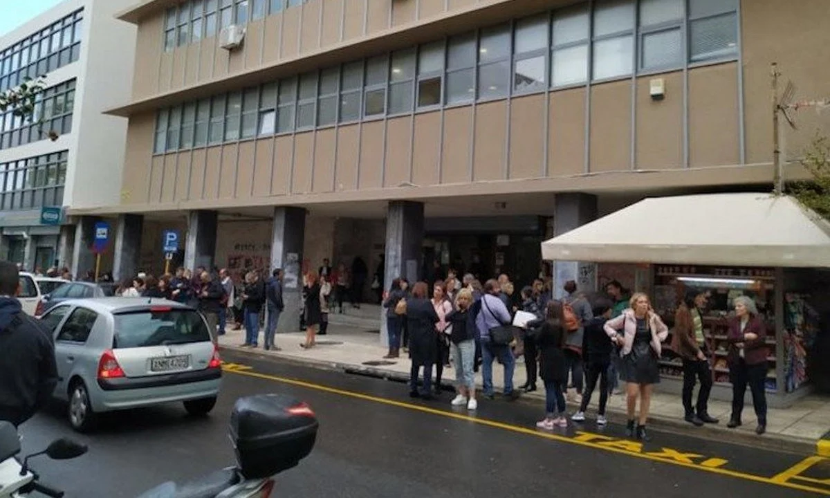 Σεισμός - Κρήτη: Τρομοκρατημένοι οι κάτοικοι από τη νέα σεισμική δόνηση