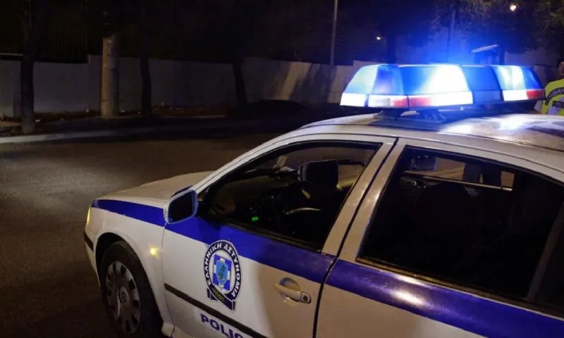 Κερατσίνι: Κυνηγούσε τον αδελφό του με τσεκούρι μέσα στο πάρκο - Ακόμη να συλληφθεί ο δράστης