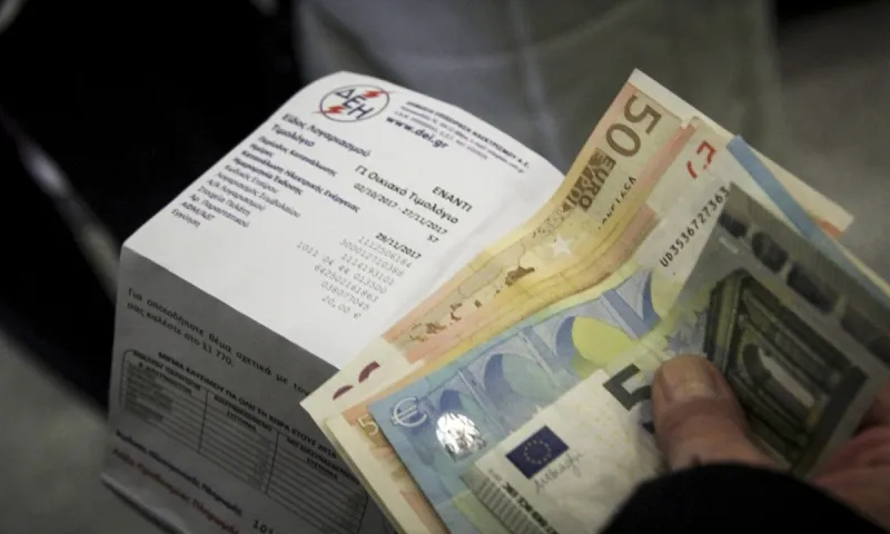 Ακρίβεια: H Κομισιόν προτείνει μέτρα ελαφρύνσεων, άλλα στο Μαξίμου κάνουν τον «κινέζο» για να μη… δυσαρεστηθούν οι πάροχοι
