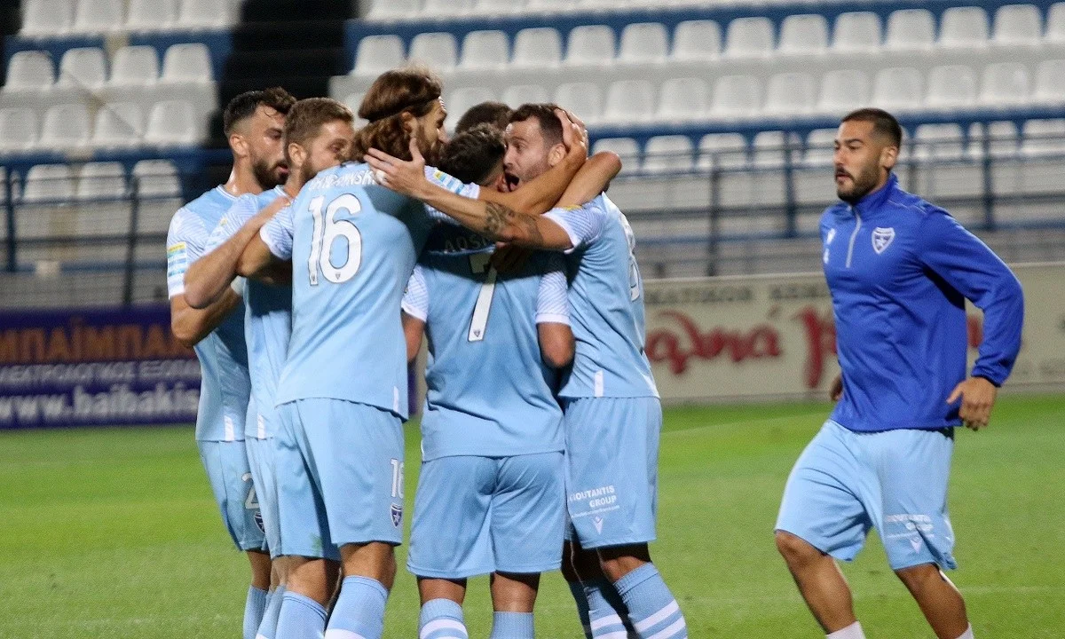 Ο πανηγυρισμός των γηπεδούχων στο Ιωνικός - Λαμία