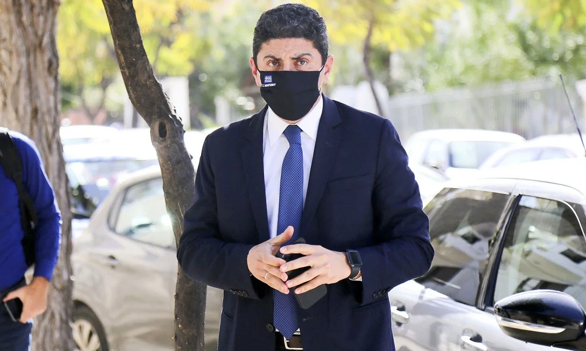 ΓΓΑ Ο Λευτέρης Αυγενάκης ετοιμάζει νέα νομοθεσία, με την οποία προσδοκά σε πλήρη έλεγχο των εκλογικών διαδικασιών στις ομοσπονδίες.