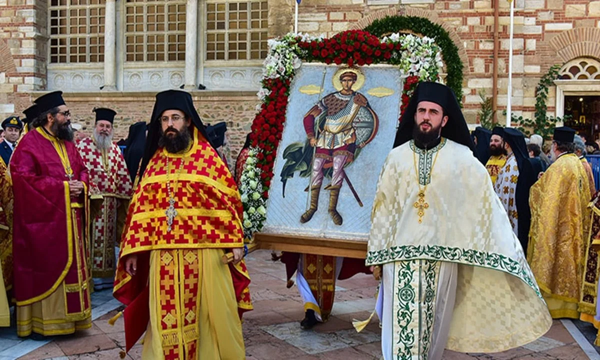 Στοπ στους πιστούς στο να ακολουθήσουν τη λιτανεία της ιερής εικόνας του Αγίου Δημητρίου, ενώ την ίδια στιγμή η κυβέρνηση επιτρέπει συναυλίες και εκδηλώσεις χωρίς την παραμικρή αντίρρηση!